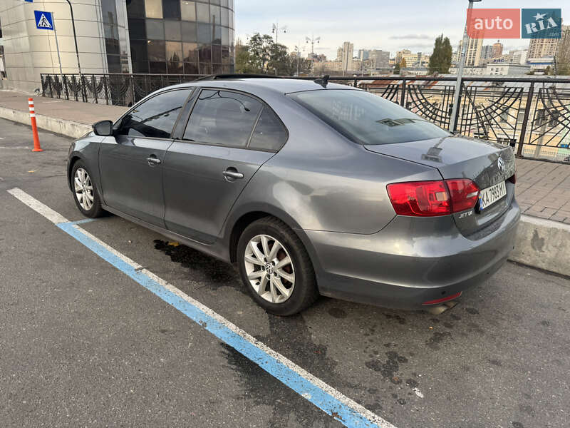 Седан Volkswagen Jetta 2011 в Києві