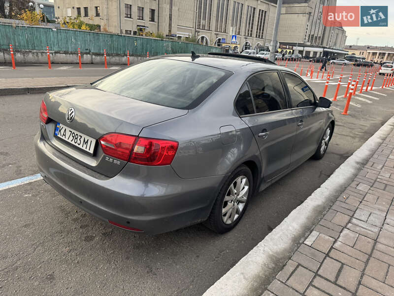 Седан Volkswagen Jetta 2011 в Києві