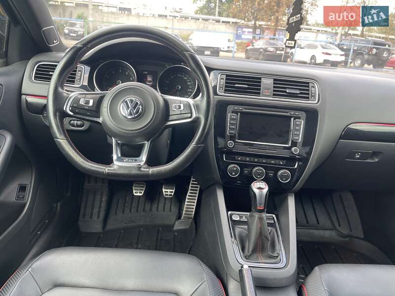 Седан Volkswagen Jetta 2015 в Києві фото 16 Седан Volkswagen Jetta 2015 в Києві