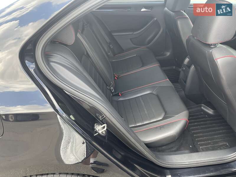 Седан Volkswagen Jetta 2015 в Києві фото 19 Седан Volkswagen Jetta 2015 в Києві