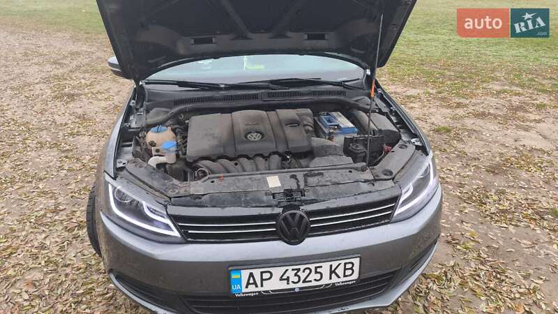 Седан Volkswagen Jetta 2011 в Першотравенске фото 20 Седан Volkswagen Jetta 2011 в Першотравенске