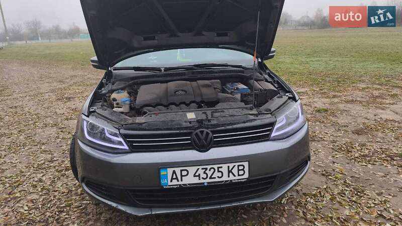 Седан Volkswagen Jetta 2011 в Першотравенске фото 24 Седан Volkswagen Jetta 2011 в Першотравенске