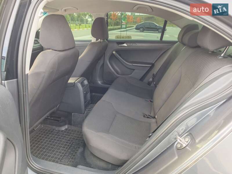 Седан Volkswagen Jetta 2015 в Ирпене фото 15 Седан Volkswagen Jetta 2015 в Ирпене