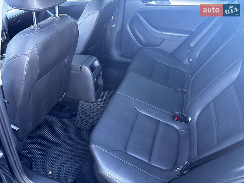 Седан Volkswagen Jetta 2011 в Киеве