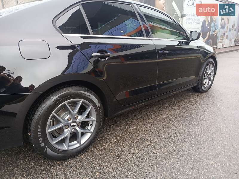 Седан Volkswagen Jetta 2014 в Днепре