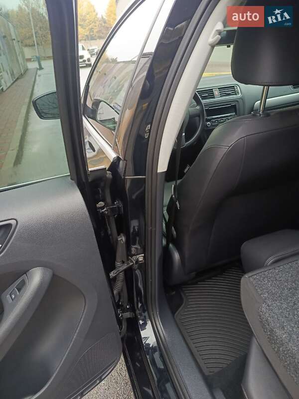 Седан Volkswagen Jetta 2014 в Днепре