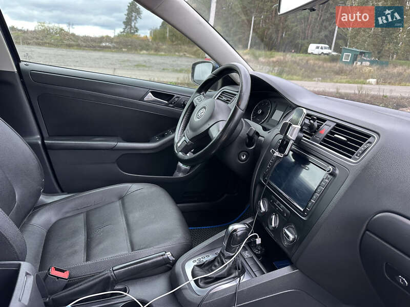 Седан Volkswagen Jetta 2012 в Киеве