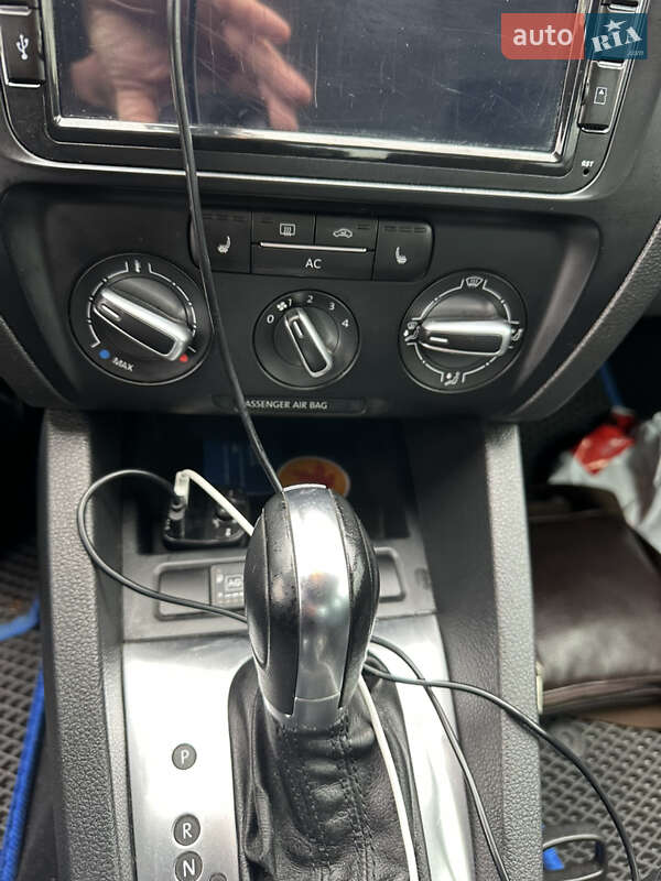 Седан Volkswagen Jetta 2012 в Киеве