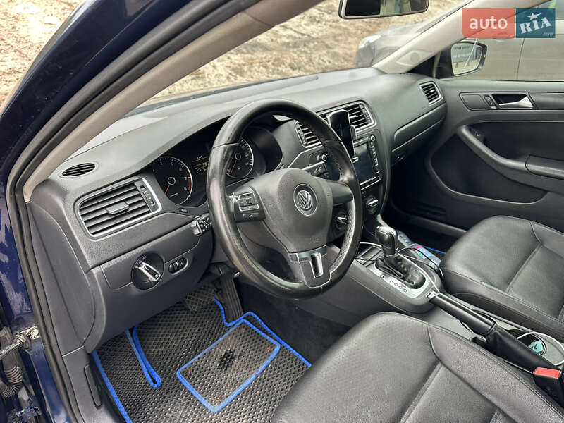 Седан Volkswagen Jetta 2012 в Киеве