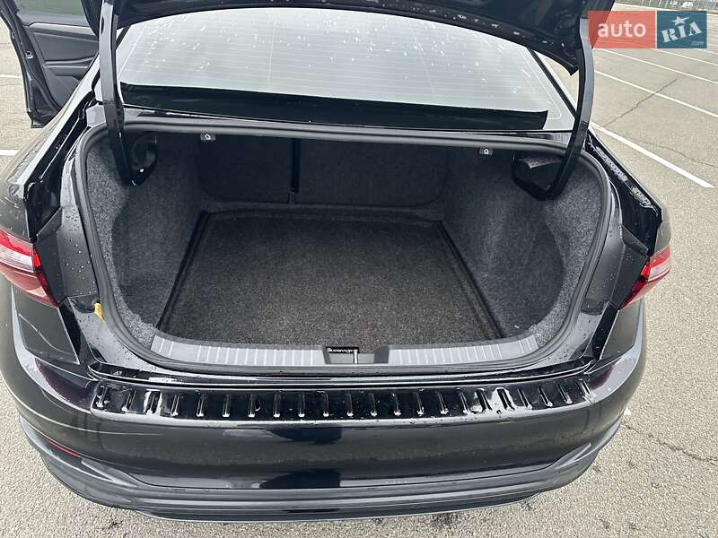 Седан Volkswagen Jetta 2023 в Киеве фото 17 Седан Volkswagen Jetta 2023 в Киеве