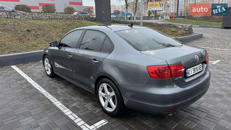 Седан Volkswagen Jetta 2012 в Киеве