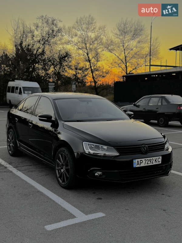 Седан Volkswagen Jetta 2012 в Запоріжжі