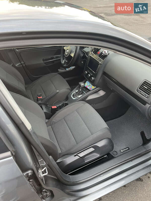 Седан Volkswagen Jetta 2009 в Києві