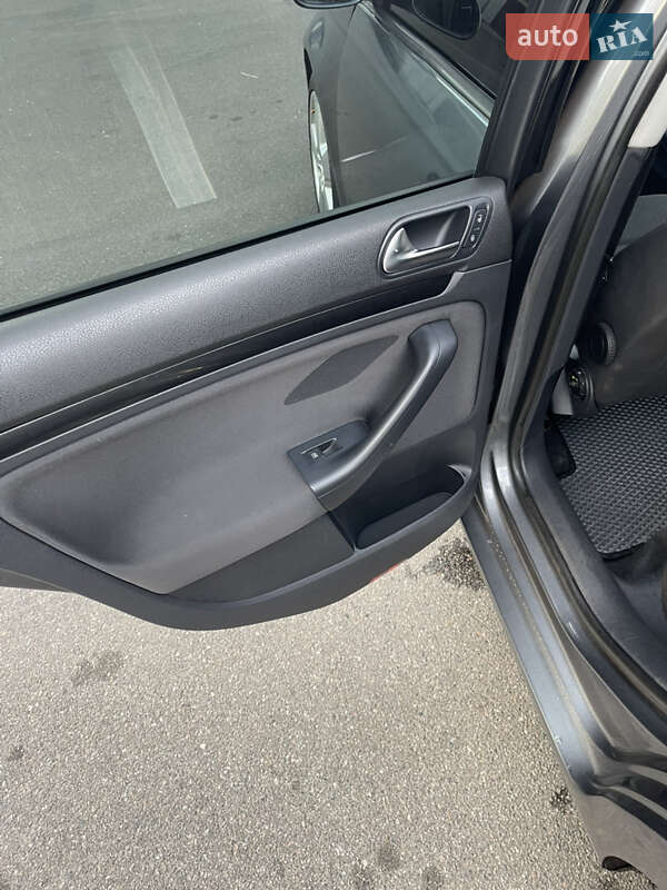 Седан Volkswagen Jetta 2009 в Києві