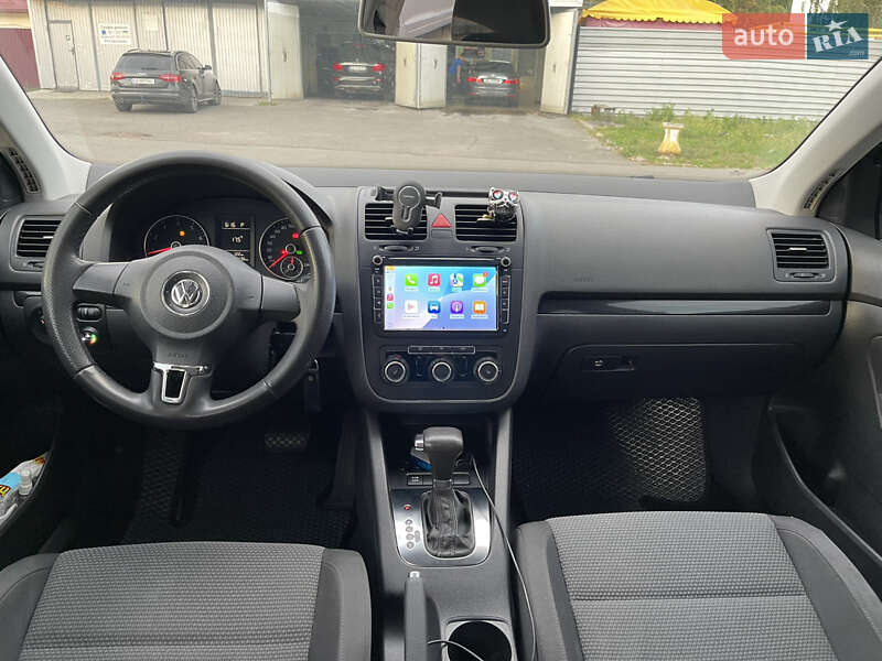 Седан Volkswagen Jetta 2009 в Києві