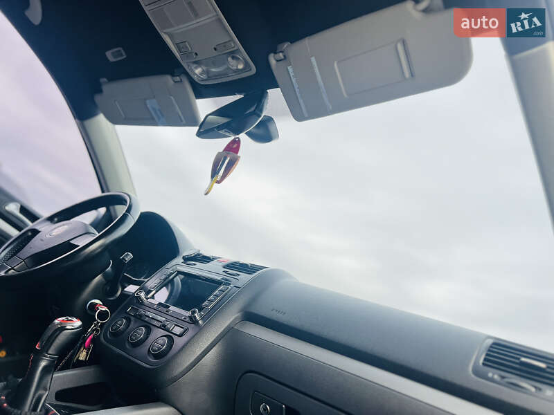 Седан Volkswagen Jetta 2007 в Ужгороде