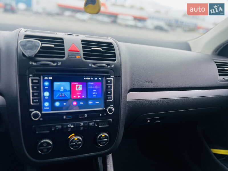 Седан Volkswagen Jetta 2007 в Ужгороде