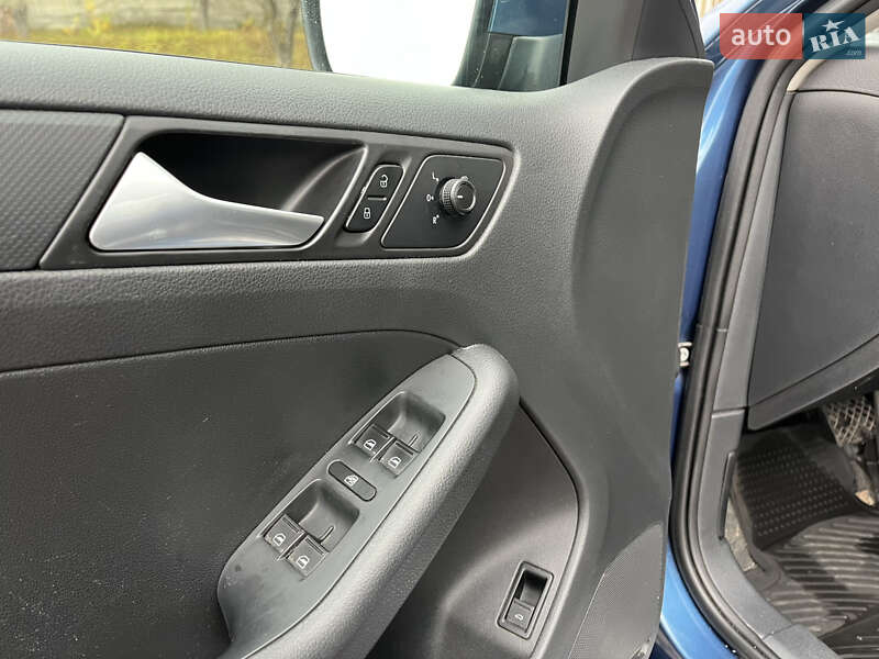 Седан Volkswagen Jetta 2014 в Чернігові фото 21 Седан Volkswagen Jetta 2014 в Чернігові