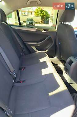 Седан Volkswagen Jetta 2015 в Днепре