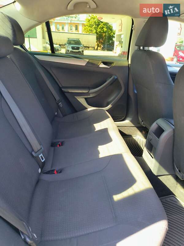 Седан Volkswagen Jetta 2015 в Днепре фото 2 Седан Volkswagen Jetta 2015 в Днепре