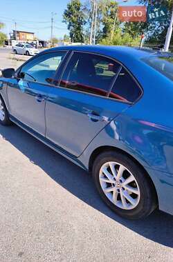Седан Volkswagen Jetta 2015 в Днепре