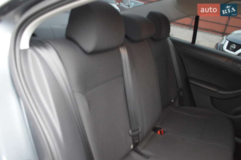 Седан Volkswagen Jetta 2016 в Кропивницькому фото 15 Седан Volkswagen Jetta 2016 в Кропивницькому
