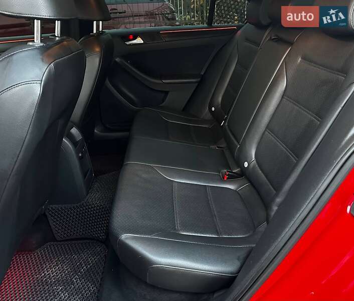 Седан Volkswagen Jetta 2012 в Харкові