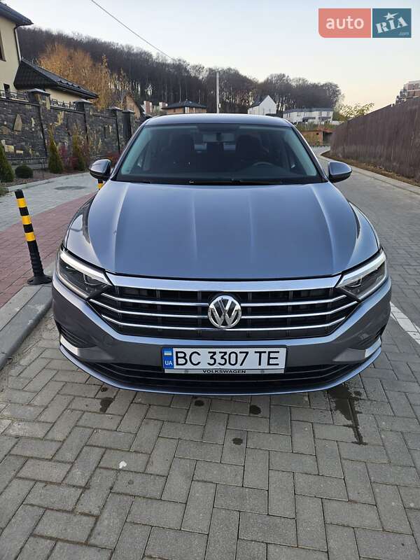 Седан Volkswagen Jetta 2018 в Львове