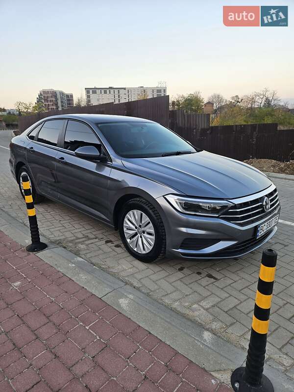 Седан Volkswagen Jetta 2018 в Львове