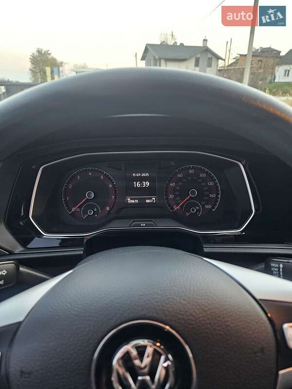 Седан Volkswagen Jetta 2018 в Львове