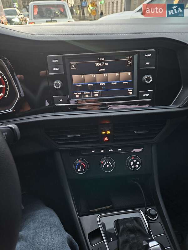 Седан Volkswagen Jetta 2018 в Львове