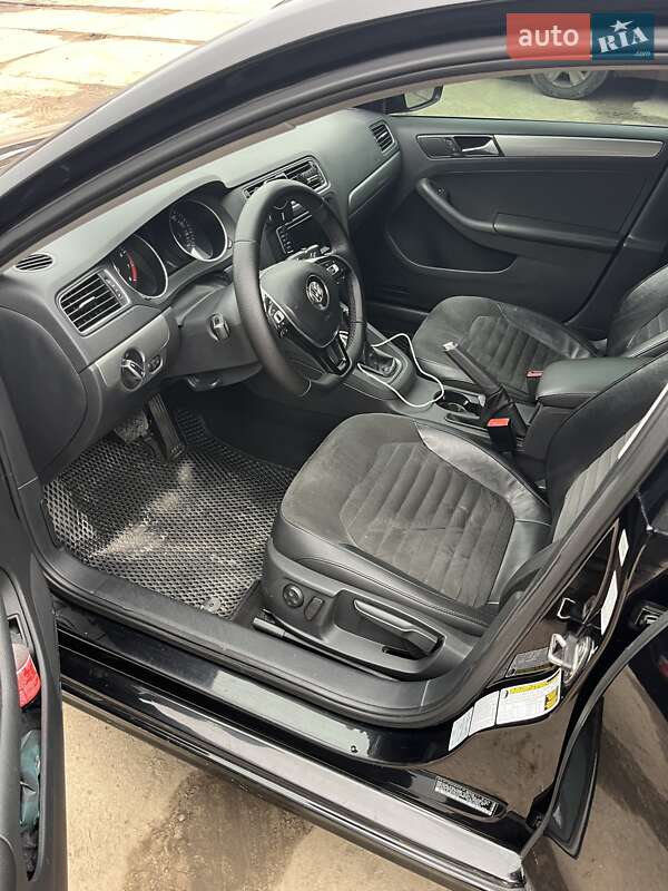 Седан Volkswagen Jetta 2016 в Киеве