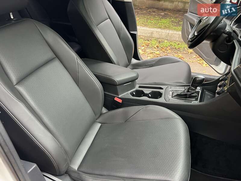 Седан Volkswagen Jetta 2019 в Дніпрі