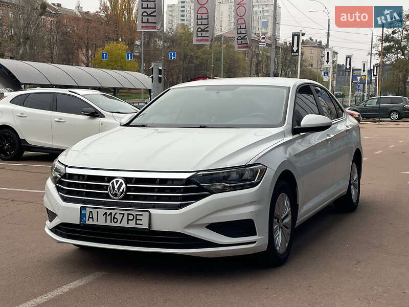 Седан Volkswagen Jetta 2020 в Києві