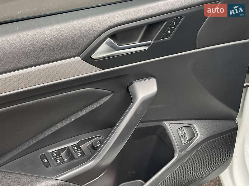 Седан Volkswagen Jetta 2020 в Києві