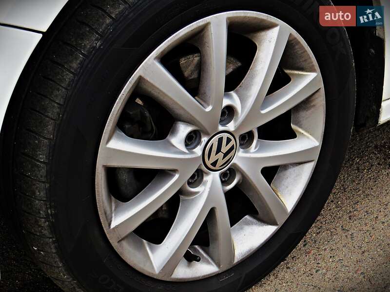 Седан Volkswagen Jetta 2014 в Черкассах