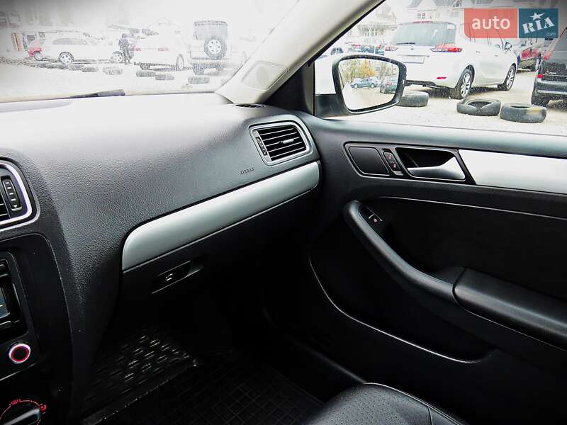 Седан Volkswagen Jetta 2014 в Черкассах