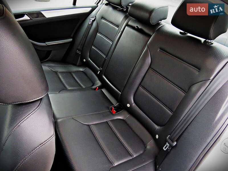 Седан Volkswagen Jetta 2014 в Черкассах