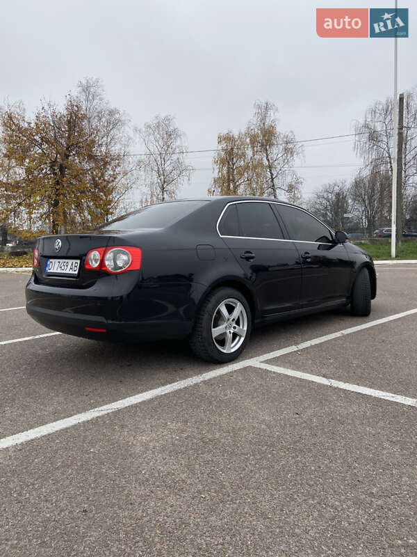 Седан Volkswagen Jetta 2005 в Житомирі