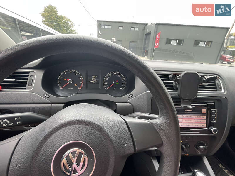 Седан Volkswagen Jetta 2012 в Львове