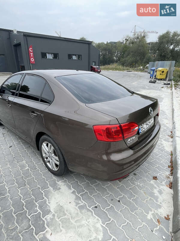 Седан Volkswagen Jetta 2012 в Львове