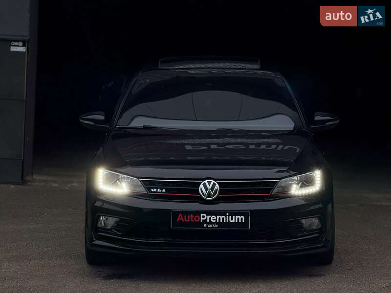 Седан Volkswagen Jetta 2016 в Харкові