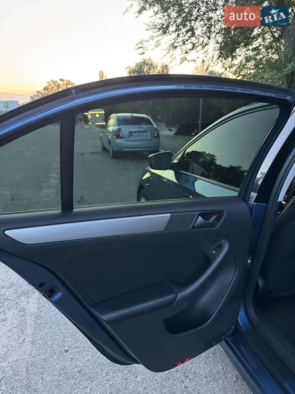 Седан Volkswagen Jetta 2015 в Запорожье