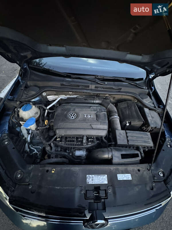 Седан Volkswagen Jetta 2015 в Запорожье