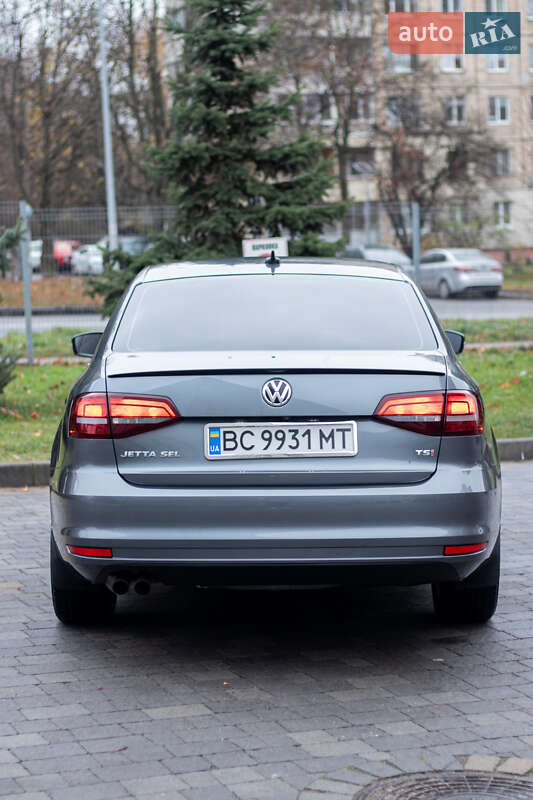 Седан Volkswagen Jetta 2015 в Львове