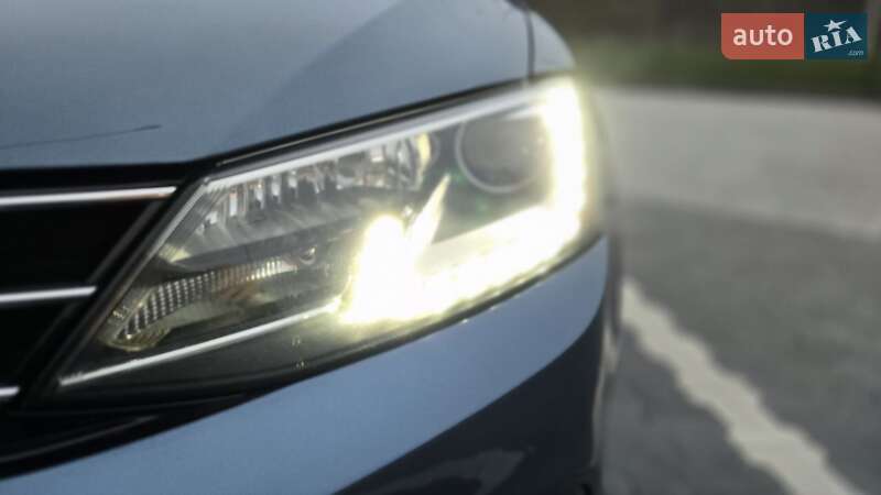 Седан Volkswagen Jetta 2015 в Ірпені