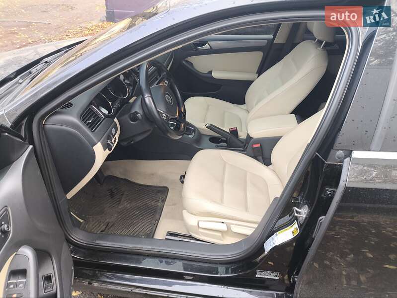 Седан Volkswagen Jetta 2015 в Киеве