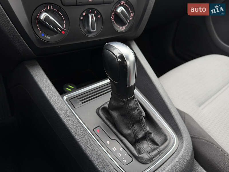 Седан Volkswagen Jetta 2016 в Запорожье