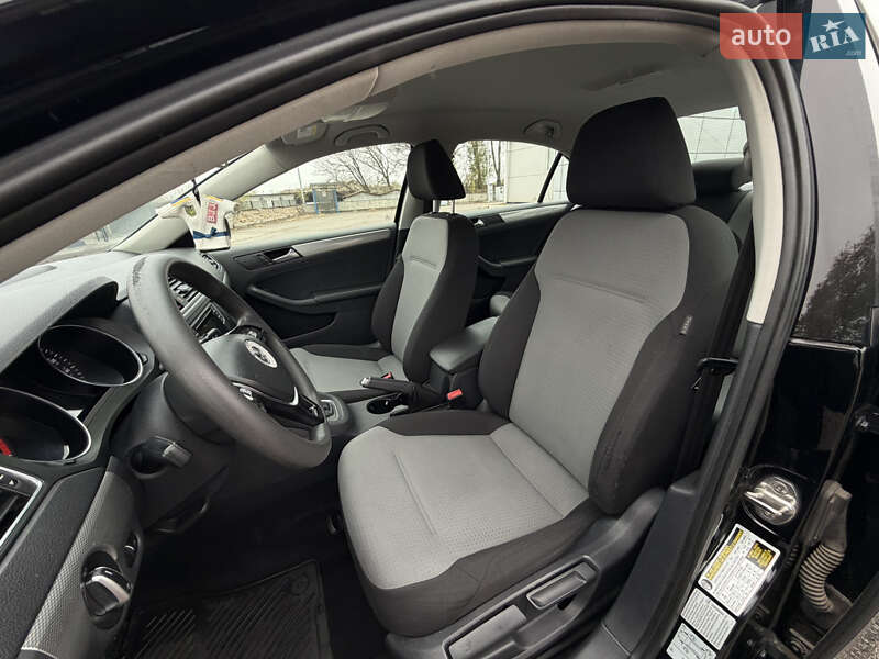 Седан Volkswagen Jetta 2016 в Запорожье