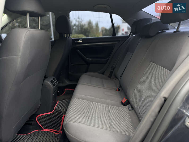 Седан Volkswagen Jetta 2008 в Києві